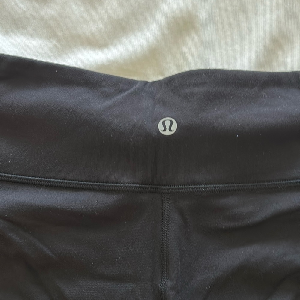 Lululemon Wonder Unders - cropped
Size 10